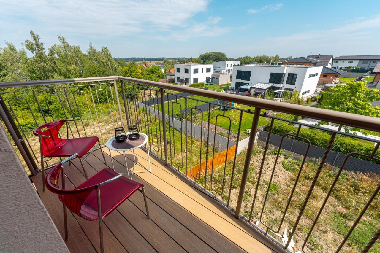 Laskara Garden Apartment By Prague Forest Нове-Йирни Экстерьер фото