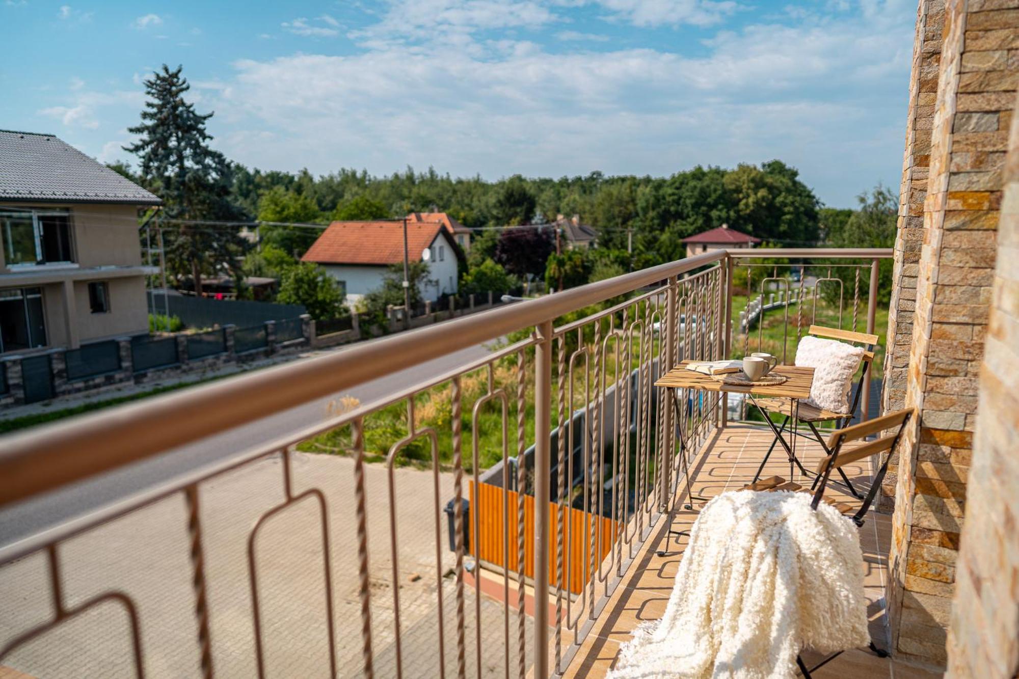 Laskara Garden Apartment By Prague Forest Нове-Йирни Экстерьер фото