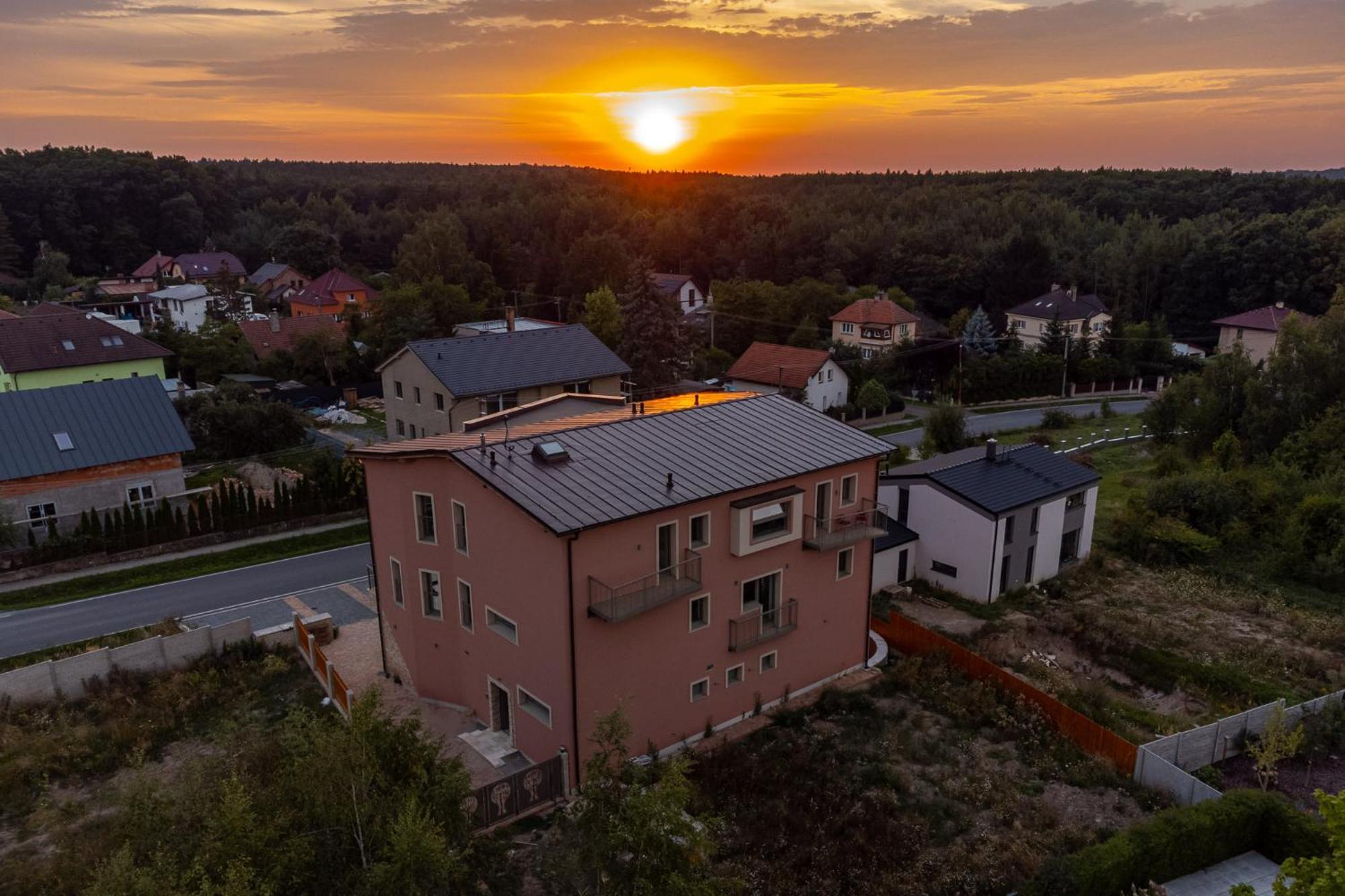 Laskara Garden Apartment By Prague Forest Нове-Йирни Экстерьер фото